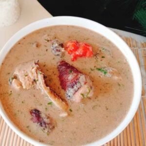 Poisson sauce arachide